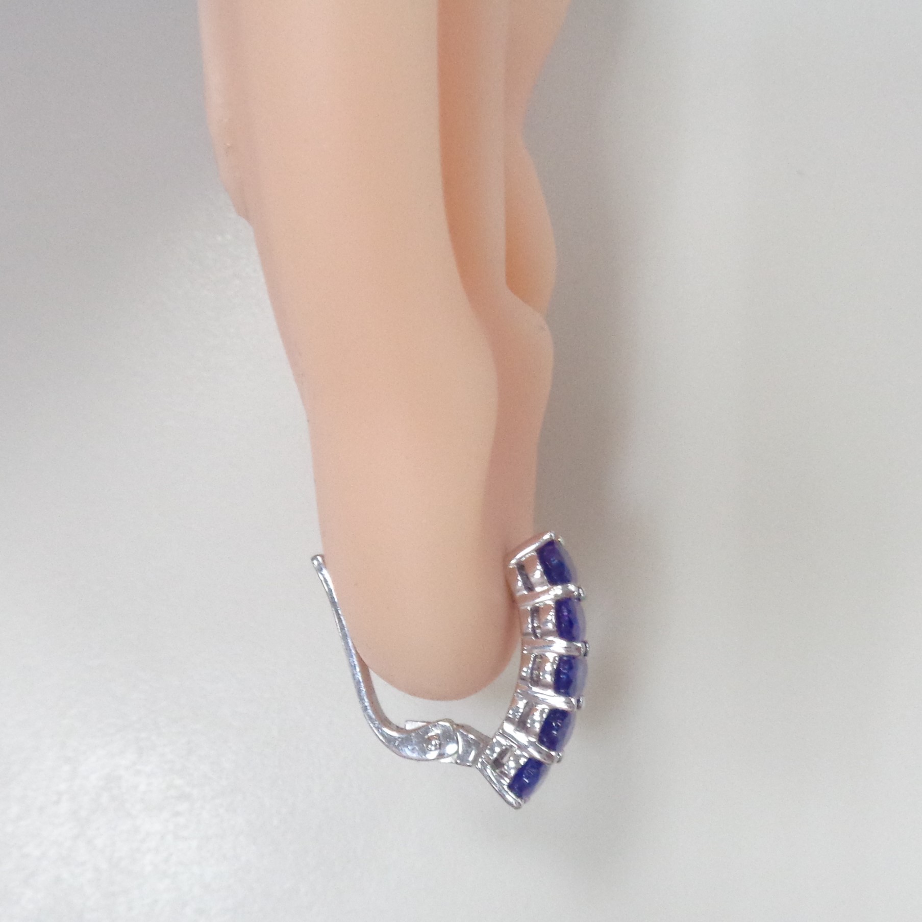 Серебряные серьги с сапфирами